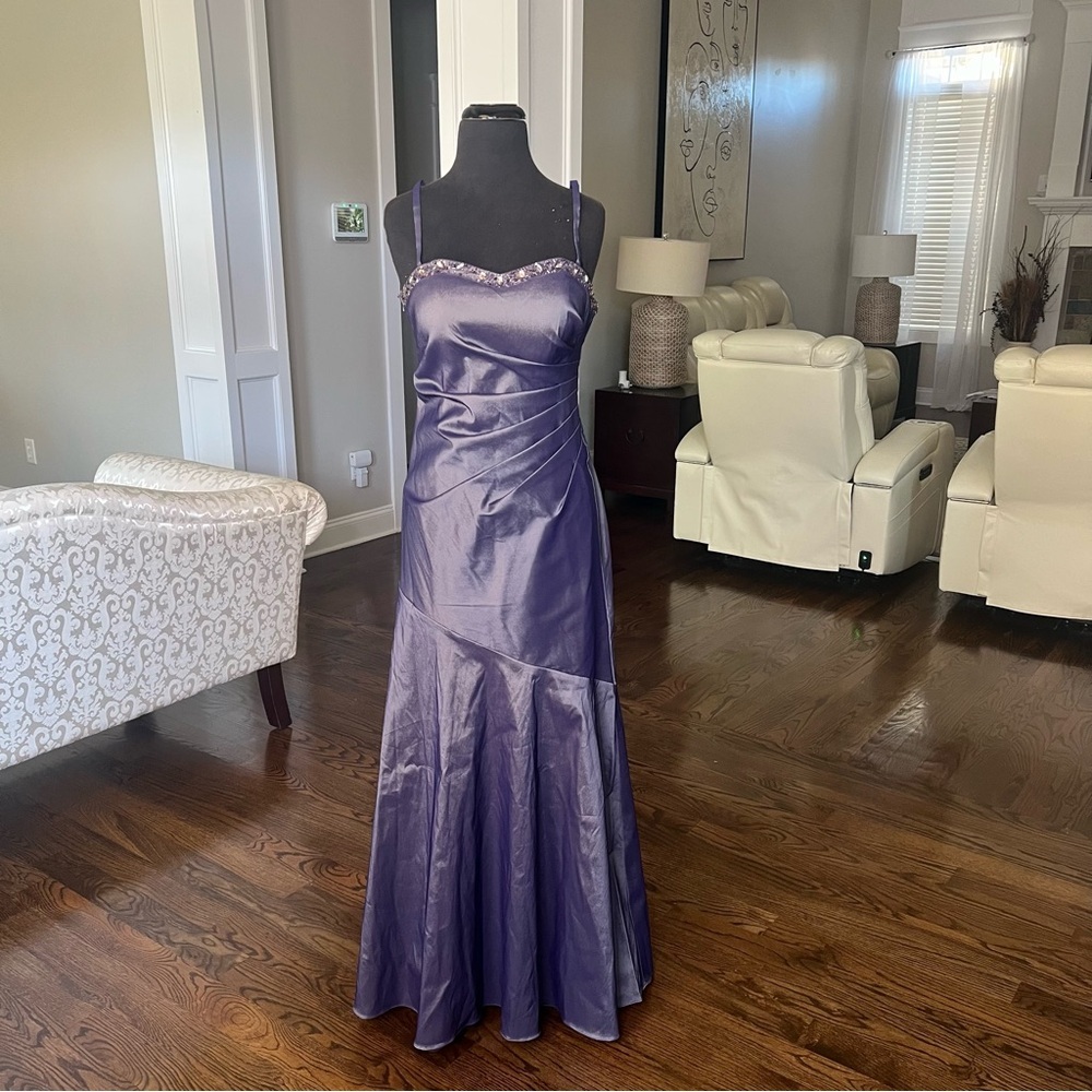 Ignite Evenings by Carol Lin Purple Formal Dress Size 10 - Picture 4 of 15